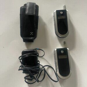 Motorola Vintage V180 Flip Phones (2-Phones).